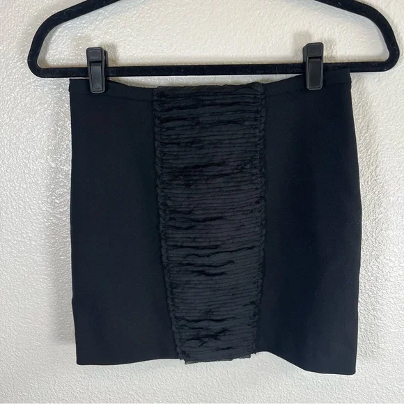 Alessandro Dell'Acqua Black Mini Skirt with Front Ruffle Panel 40 - Picture 3 of 8